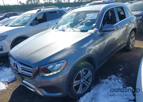 2016 Mercedes-Benz Glc 300 4Matic z USA, uszkodzony, nr VIN WDC0G4KB6GF074462
